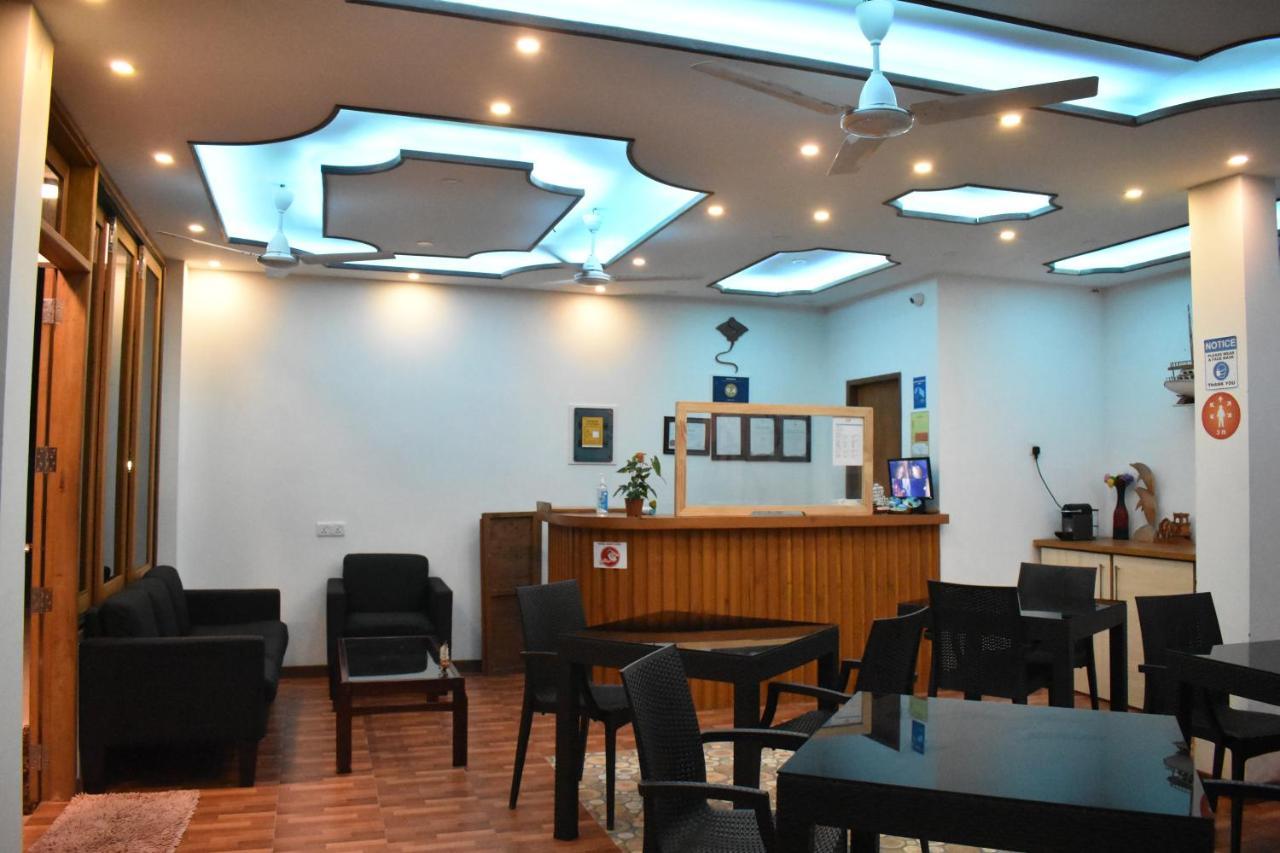 Seena Inn Фулидхоо Экстерьер фото