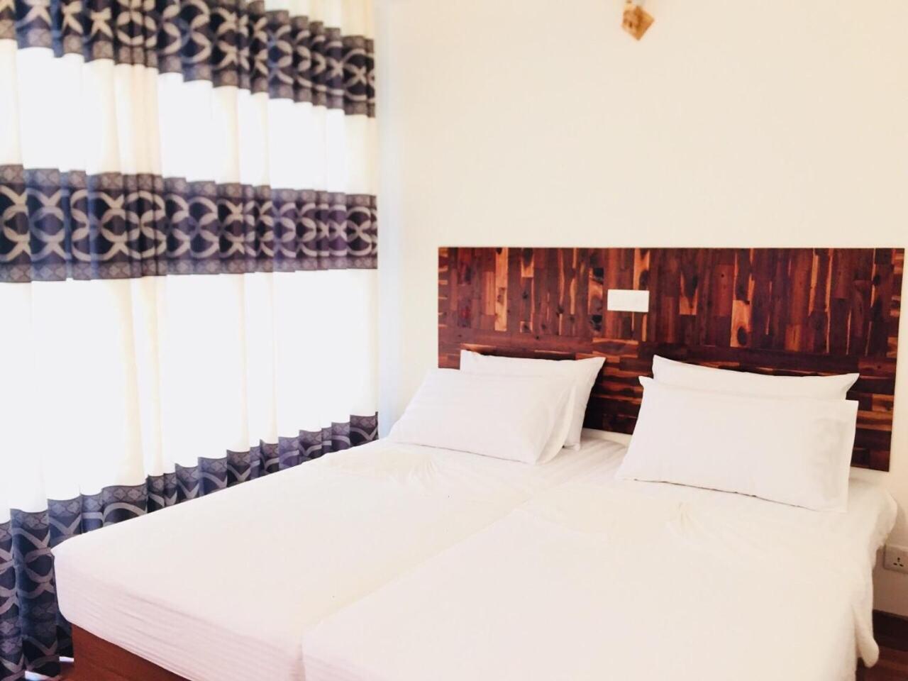 Seena Inn Фулидхоо Экстерьер фото